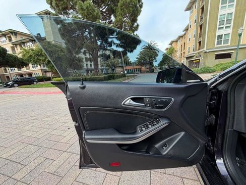 Used 2014 Mercedes-Benz CLA 250 image 34
