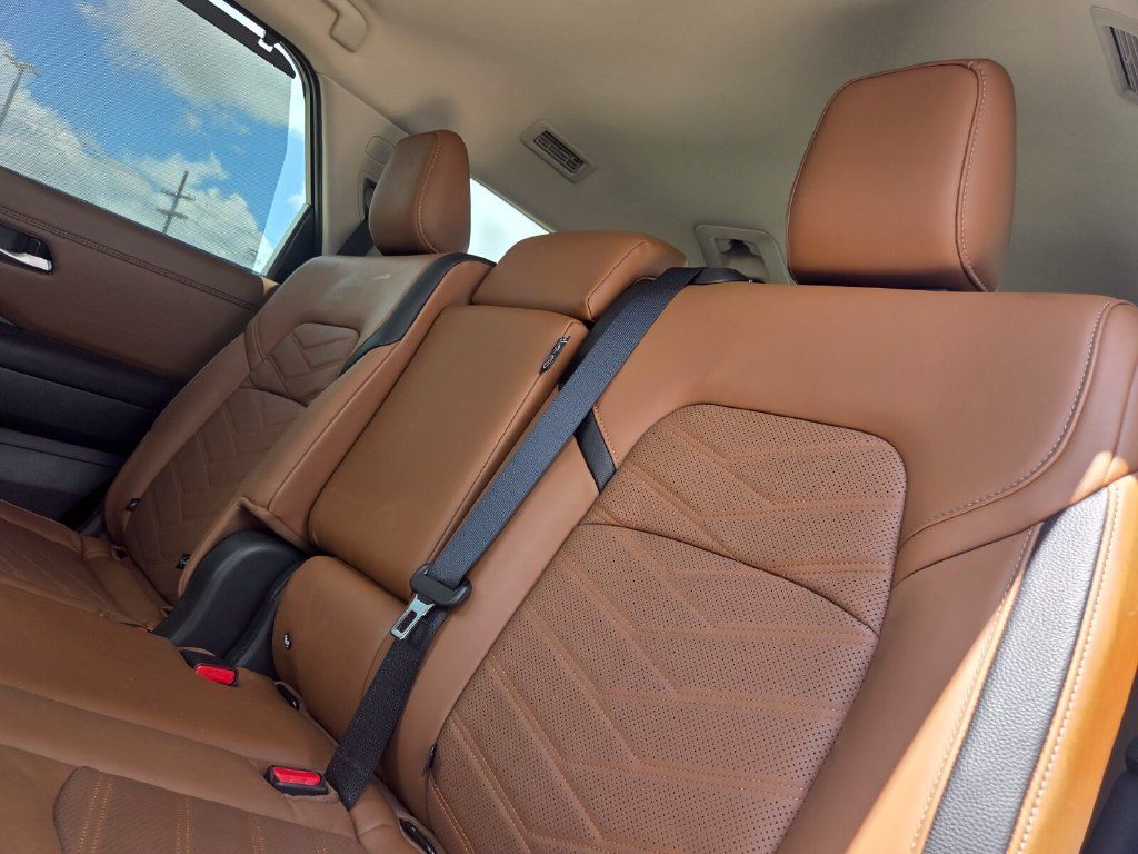 Used 2025 Nissan Pathfinder Platinum w/ Cargo Package FWD image 25