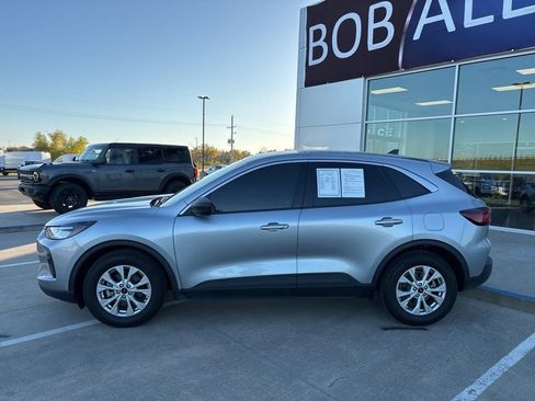 Used 2023 Ford Escape Active image 2