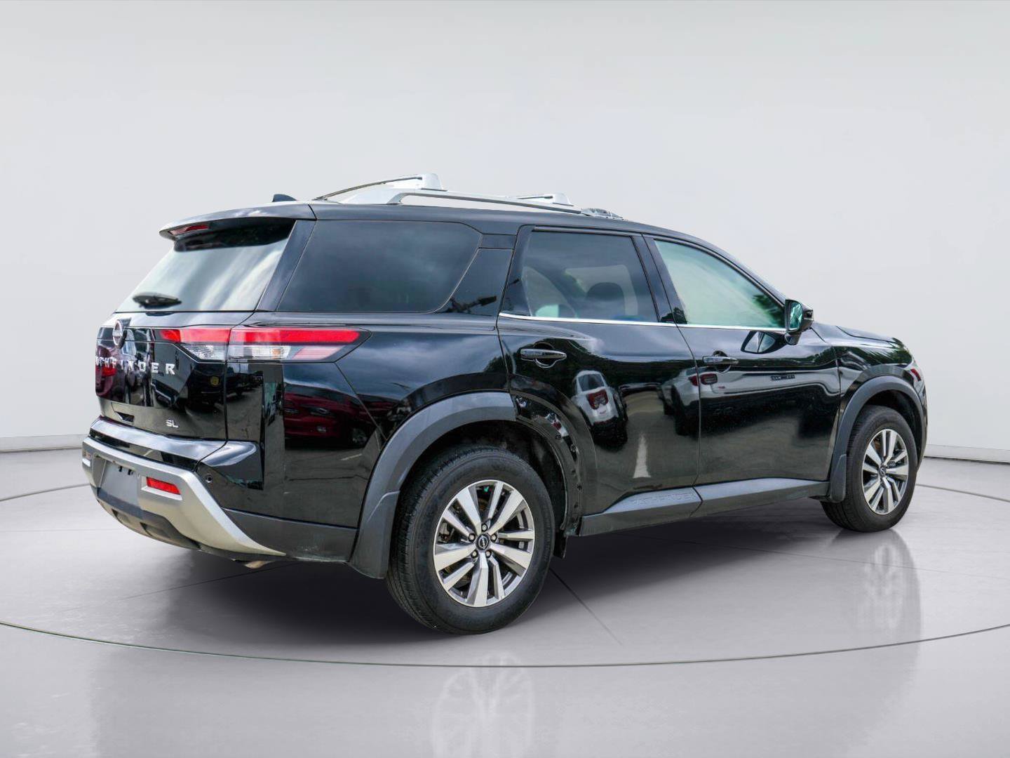 Used 2023 Nissan Pathfinder SL FWD image 11