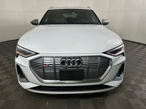 Used 2022 Audi e-tron S Prestige w/ Prestige Package image 8
