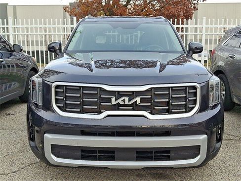 New 2025 Kia Telluride S image 2