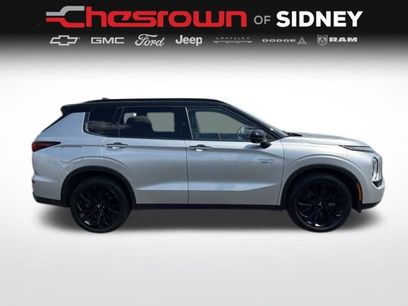Used 2025 Mitsubishi Outlander 4WD Plug-In Hybrid