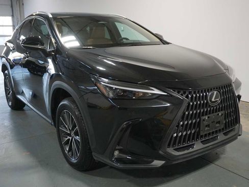 Used 2025 Lexus NX 250 FWD image 5