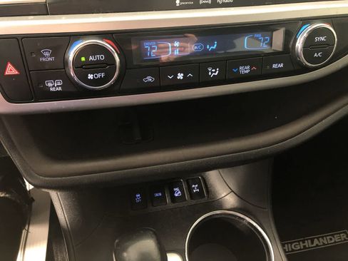 Used 2016 Toyota Highlander XLE image 17