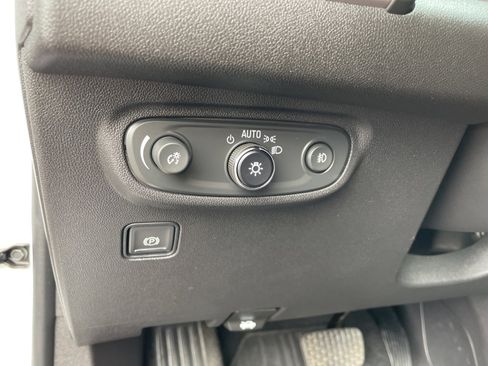 Used 2024 GMC Terrain AT4 image 19