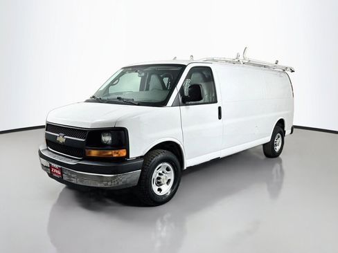 Used 2014 Chevrolet Express 2500 Extended RWD image 1
