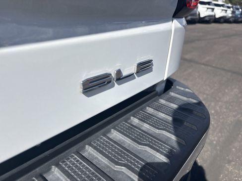 Used 2024 GMC Sierra 1500 SLE image 11