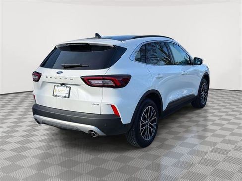 Used 2025 Ford Escape SE w/ PHEV Premium Package image 7