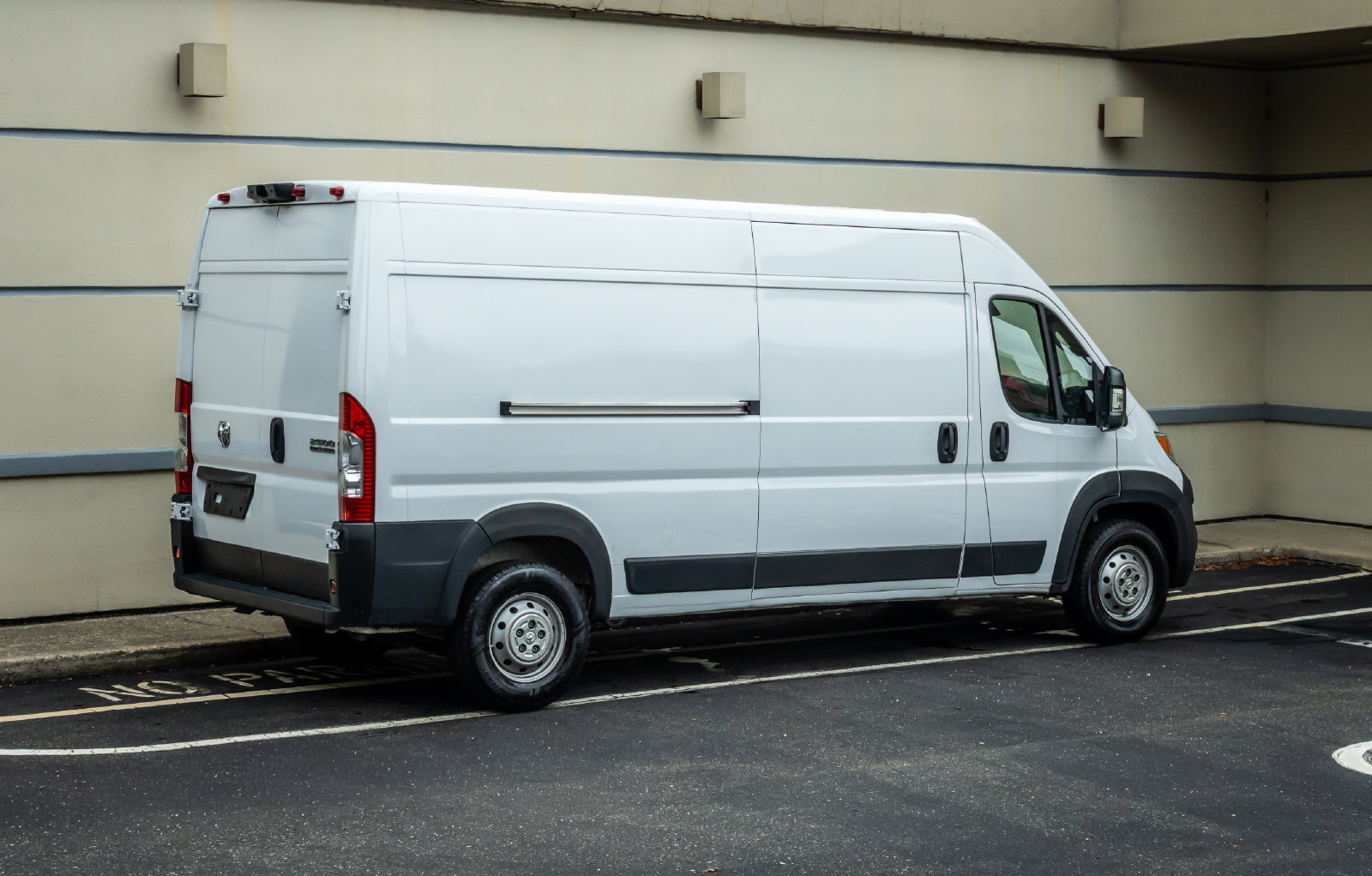 Used 2023 RAM ProMaster 2500 FWD image 8