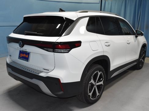 New 2026 Volkswagen Tiguan SE AWD/4WD image 22