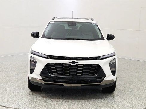 New 2026 Chevrolet Trax ACTIV w/ Sunroof Package image 2