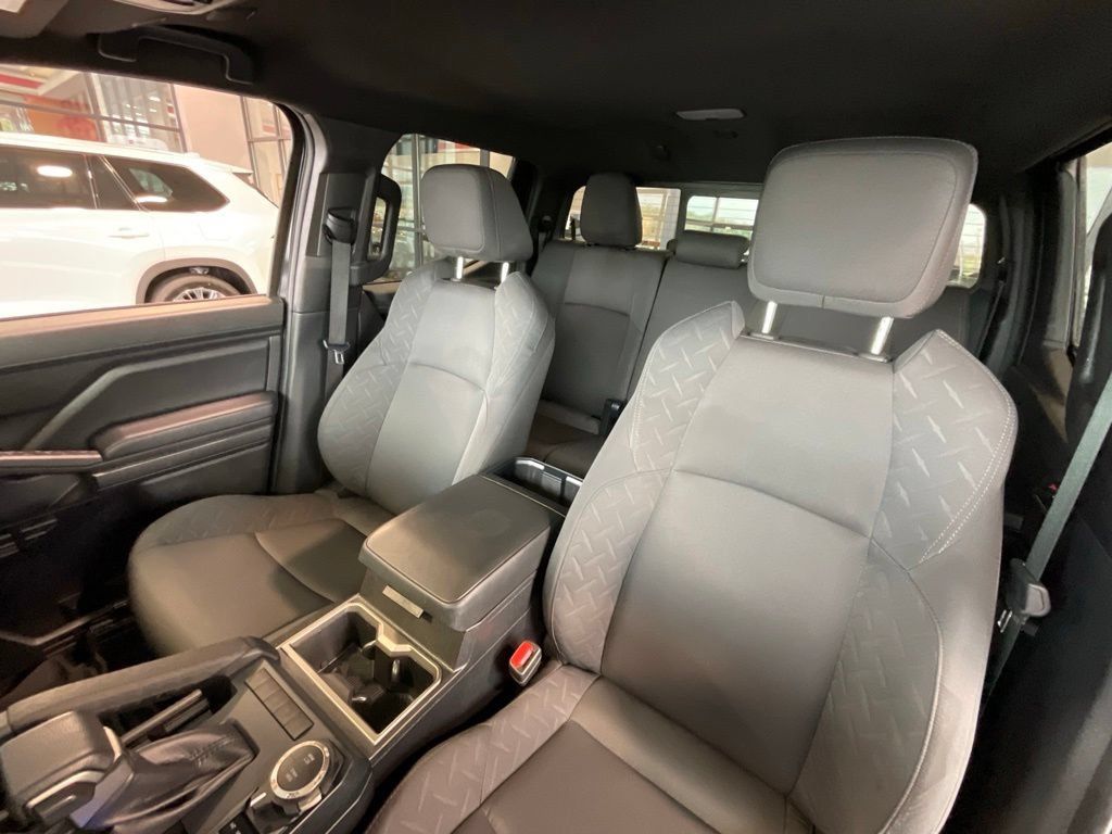 Certified 2025 Toyota Tacoma SR5 AWD/4WD image 10