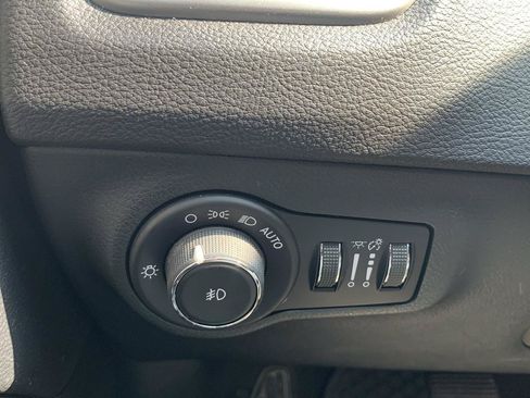 Used 2018 Jeep Compass Latitude w/ Popular Equipment Group AWD/4WD image 21