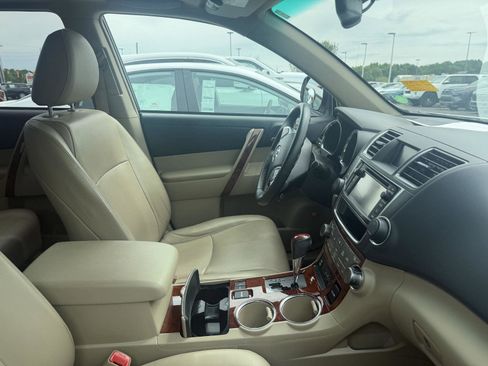 Used 2013 Toyota Highlander Limited FWD image 12