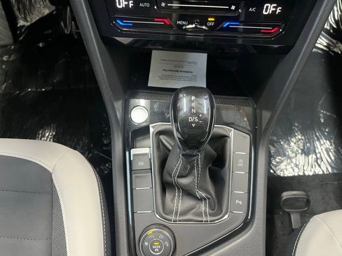 New 2025 Volkswagen Taos SE image 15