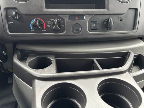 Used 2022 Ford E-350 and Econoline 350 Super Duty w/ Power Windows & Locks Group image 21