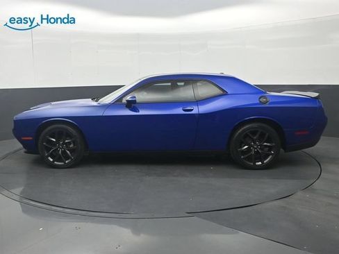 Used 2021 Dodge Challenger SXT w/ Driver Convenience Group RWD image 4