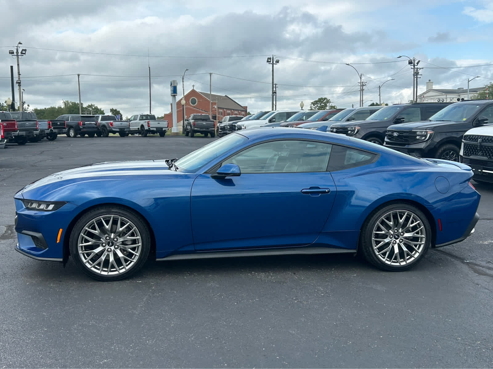 Used 2024 Ford Mustang Premium RWD image 1