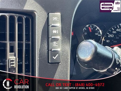 Used 2020 Chevrolet Express 3500 w/ Driver Convenience Package RWD image 32