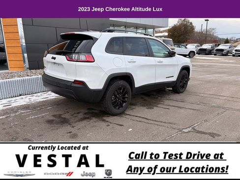 Used 2023 Jeep Cherokee Altitude Lux image 7