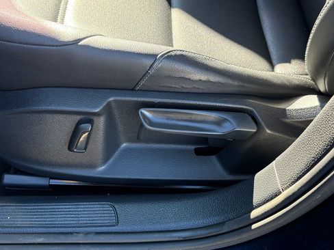 Used 2016 Volkswagen Golf SE w/ Lighting Package image 28