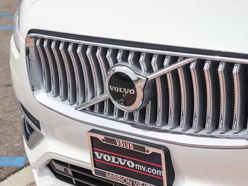 Used 2025 Volvo XC90 T8 Plus w/ Protection Package Premier AWD/4WD image 13
