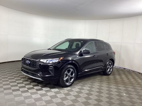 Used 2024 Ford Escape ST-Line w/ Tech Pack #1 AWD/4WD image 5