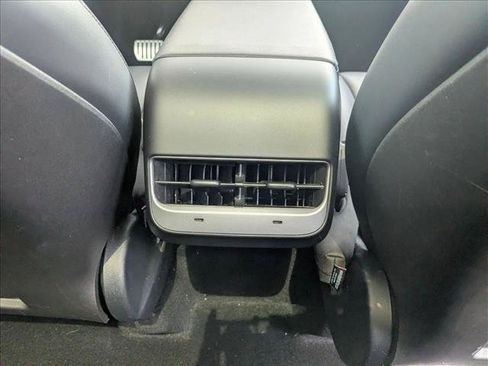 Used 2024 Tesla Model Y Performance AWD/4WD image 15