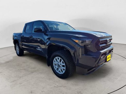 Used 2025 Toyota Tacoma SR5 AWD/4WD image 3