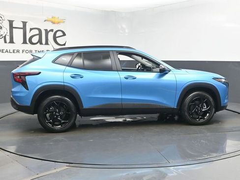 New 2026 Chevrolet Trax LT w/ Sunroof Package FWD image 15