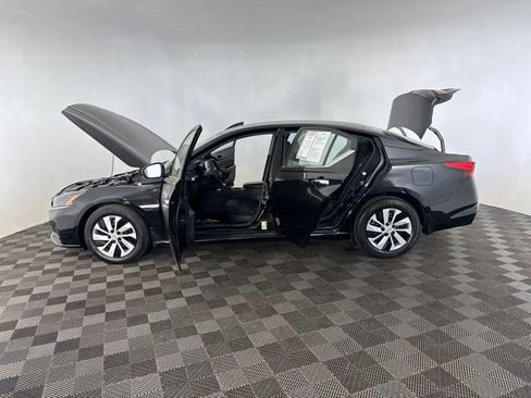 Used 2023 Nissan Altima 2.5 S FWD image 9