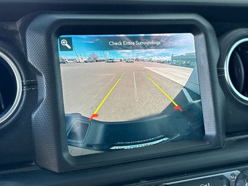 Used 2020 Jeep Gladiator Overland image 21