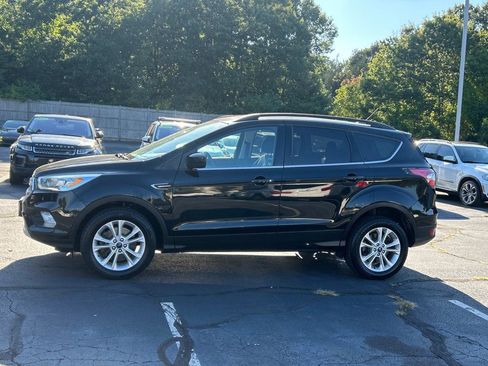 Used 2017 Ford Escape SE w/ Equipment Group 201A image 6