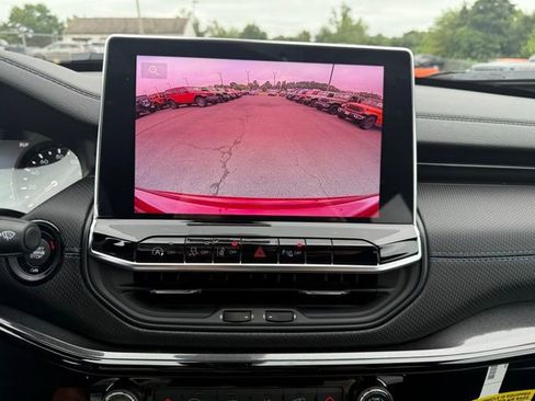 New 2025 Jeep Compass Limited w/ Sun & Sound Group image 6