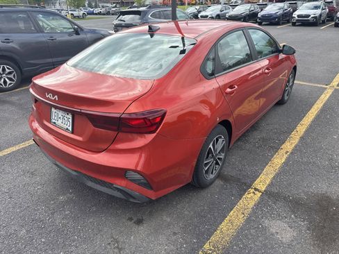 Used 2023 Kia Forte LXS w/ LXS Technology Package FWD image 3