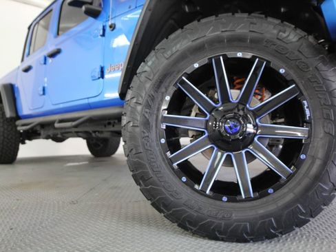 Used 2021 Jeep Gladiator Mojave AWD/4WD image 17
