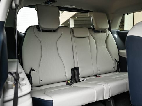 New 2026 Kia Carnival EX image 12