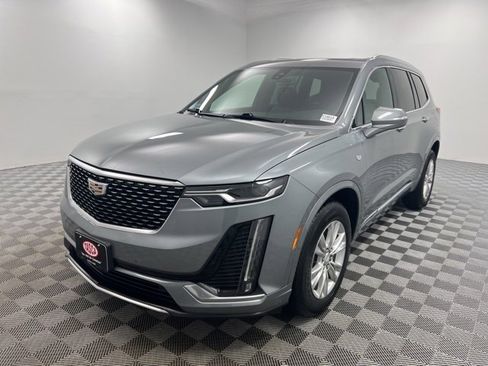 Used 2023 Cadillac XT6 Luxury image 2