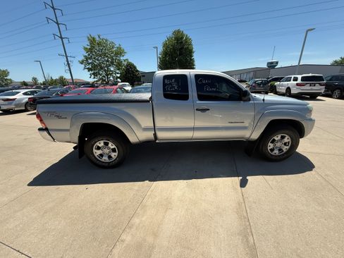 Used 2006 Toyota Tacoma PreRunner RWD image 5