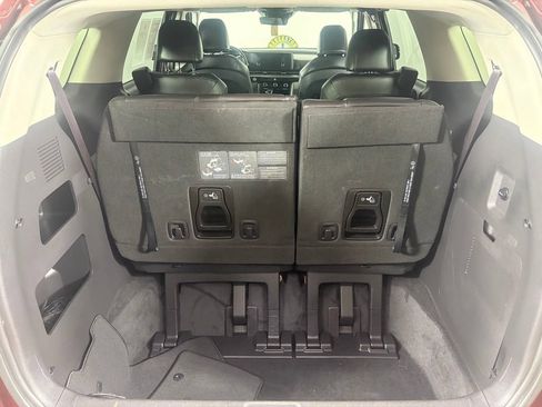 Used 2023 Kia Carnival LX FWD image 18