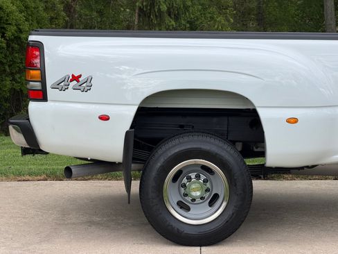 Used 2007 Chevrolet Silverado 3500 LT w/ Heavy-Duty Power Package AWD/4WD image 13
