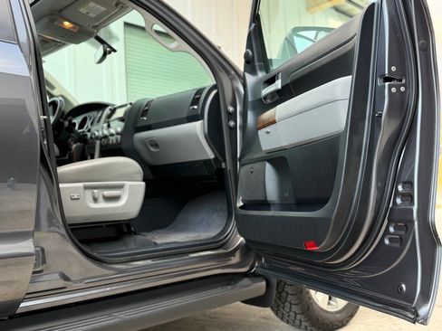 Used 2012 Toyota Tundra Limited w/ Platinum Pkg image 44