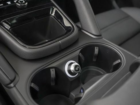 Used 2025 Porsche Cayenne Coupe AWD/4WD image 34