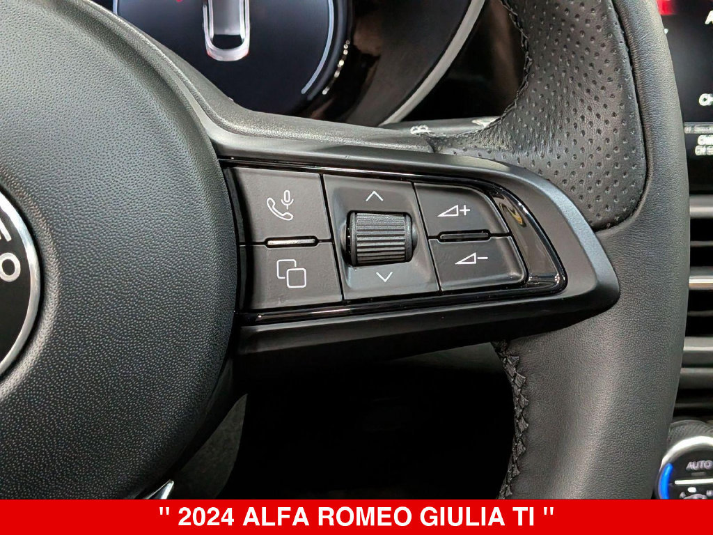 Used 2024 Alfa Romeo Giulia Ti AWD/4WD image 17