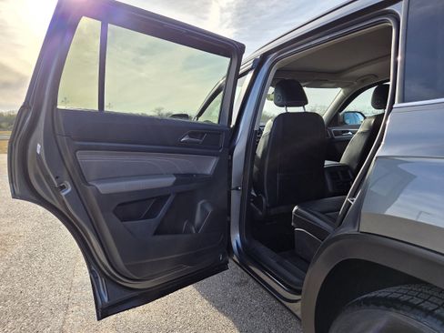 Used 2022 Volkswagen Atlas SE image 13