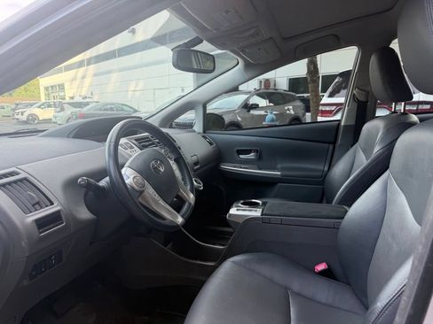 Used 2013 Toyota Prius V Five FWD image 12