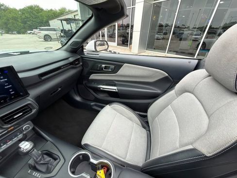 Used 2024 Ford Mustang Convertible RWD image 20