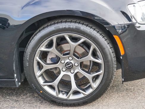 Used 2017 Chrysler 300 S RWD image 10