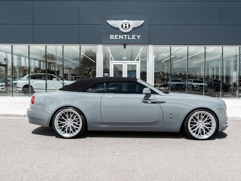 Used 2020 Rolls-Royce Dawn RWD image 15